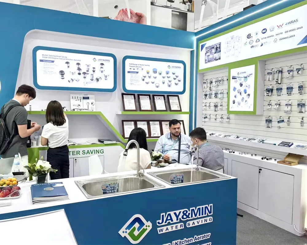 Jay&Min Product Discussions at the Exhibition
